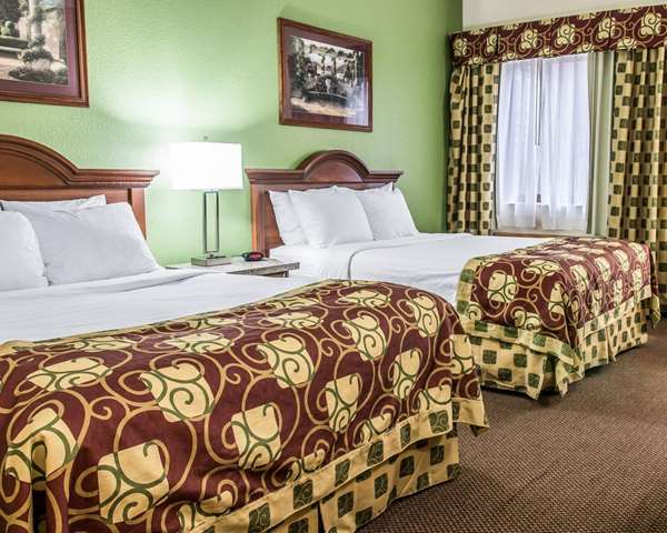  - Clarion Inn Kalamazoo - I-94, Exit 80