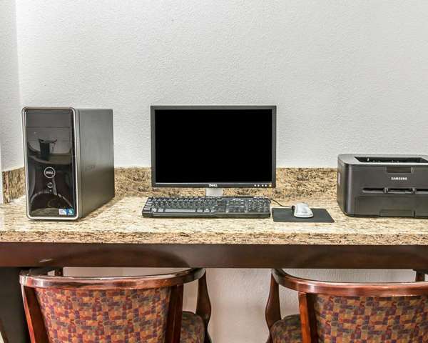 Conference Area - Clarion Inn Kalamazoo - I-94, Exit 80