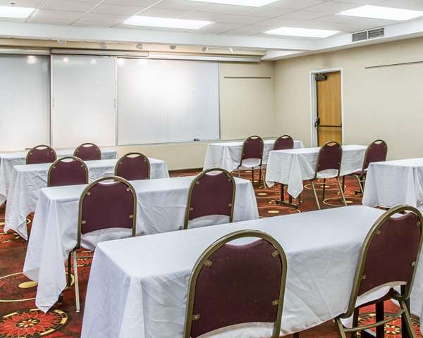  - Clarion Inn Kalamazoo - I-94, Exit 80