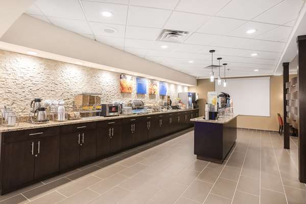 Amenities - Comfort Inn & Suites Allen Park