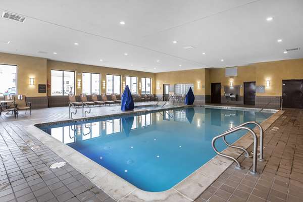 Pool - Comfort Inn & Suites Allen Park