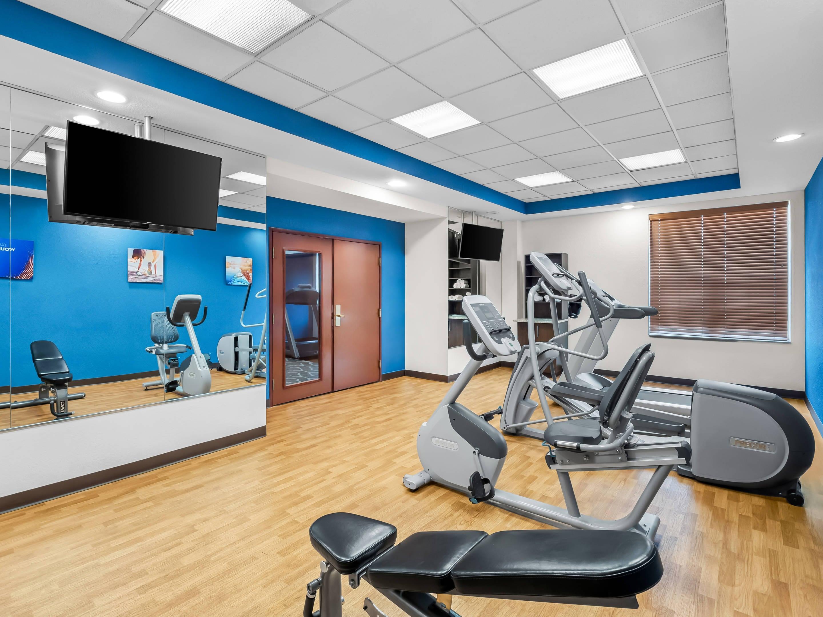 Fitness center | Comfort Inn & Suites Allen Park/Dearborn