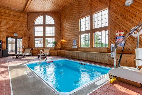 Pool - Comfort Inn Ludington