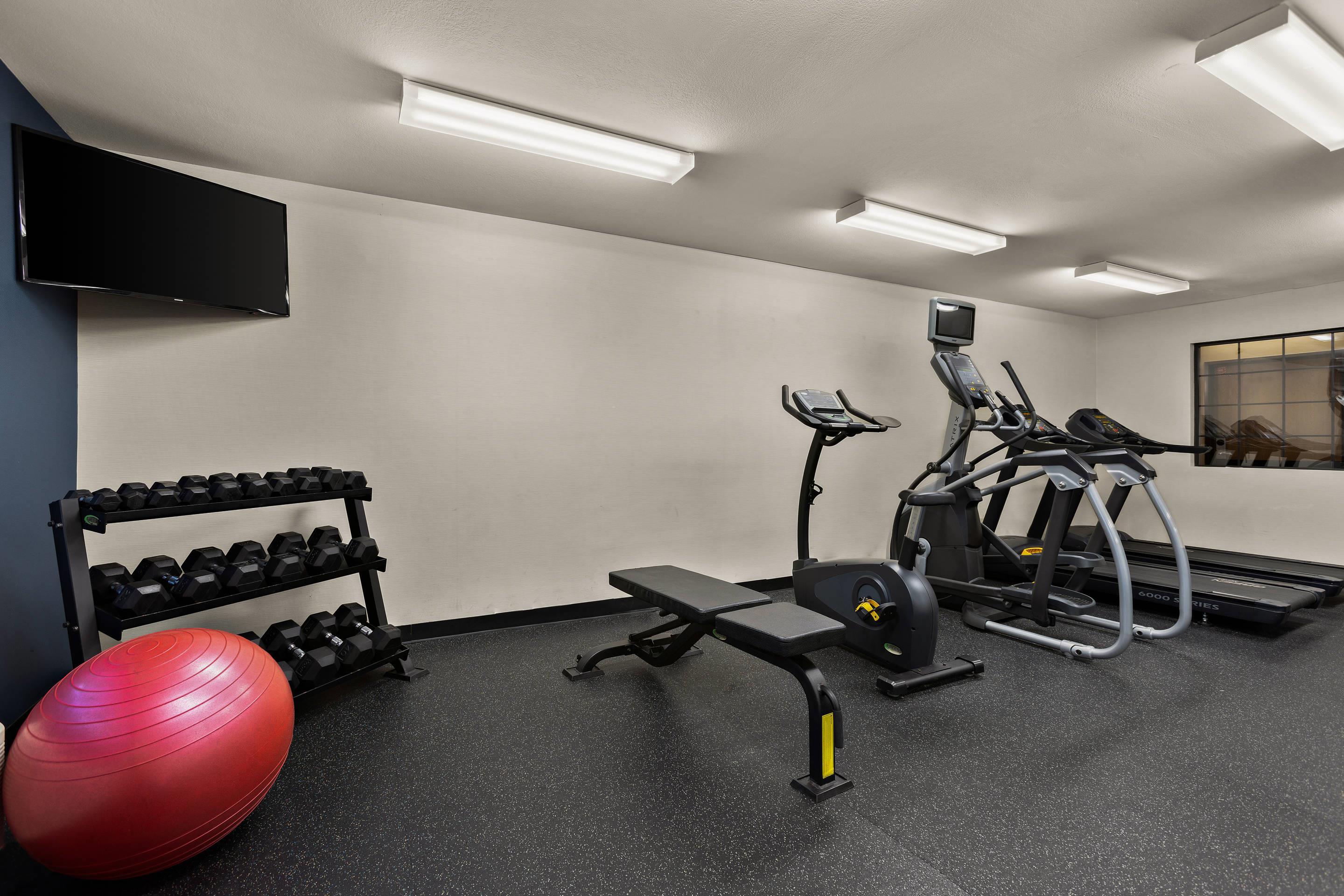 Fitness center | Comfort Inn & Suites Ludington near US-10