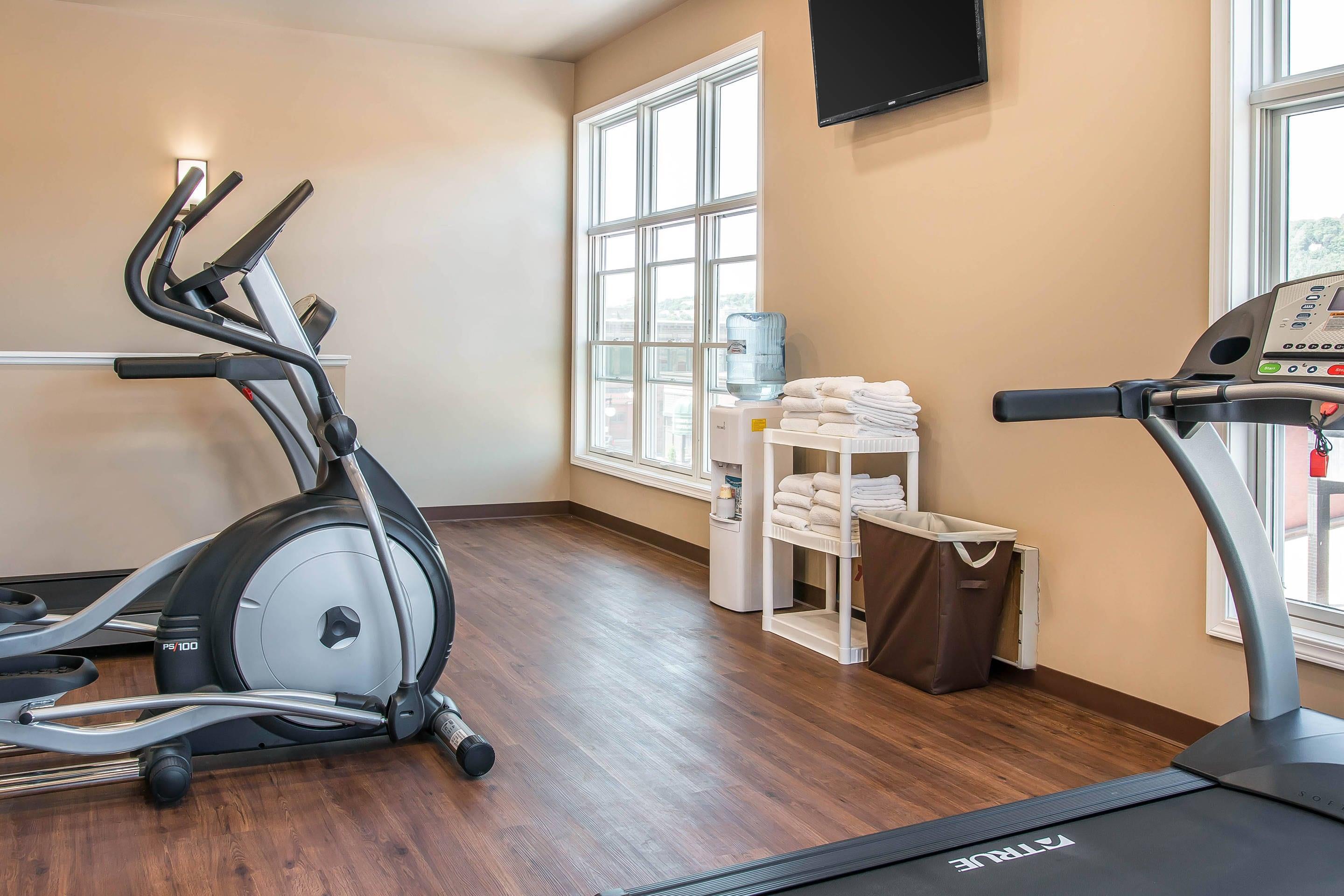 Fitness center | Quality Inn & Suites Houghton Downtown
