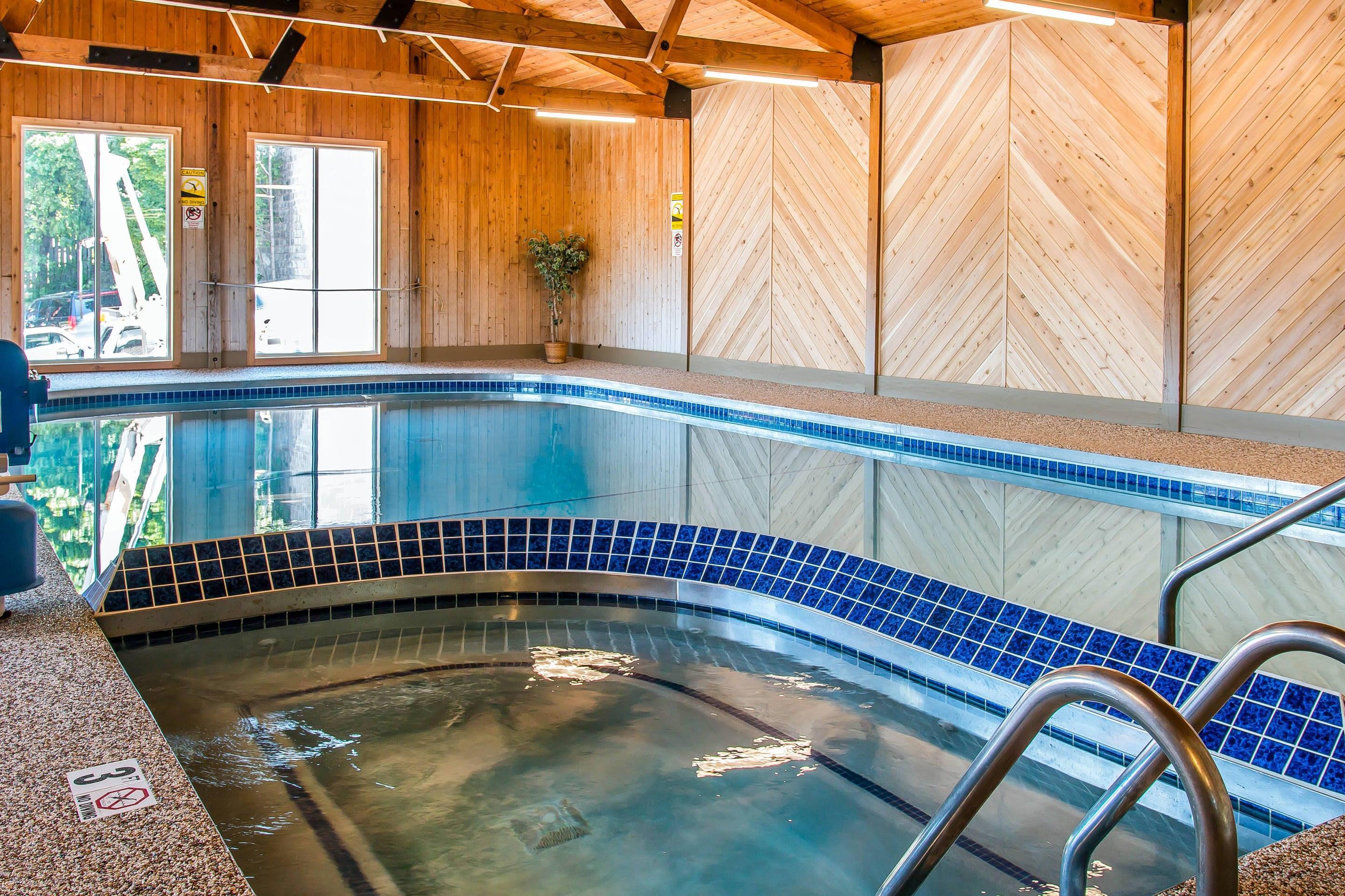 Indoor hot tub | Quality Inn & Suites Houghton Downtown