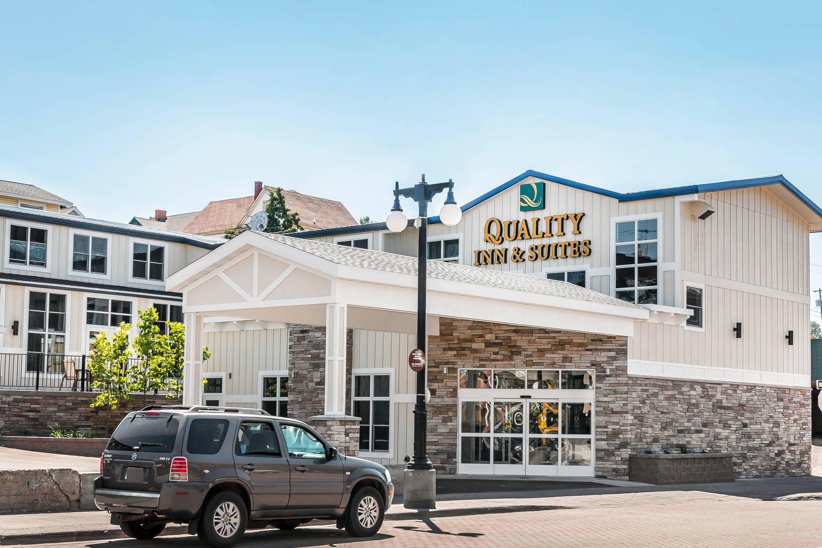 Hotel exterior | Quality Inn & Suites Houghton Downtown