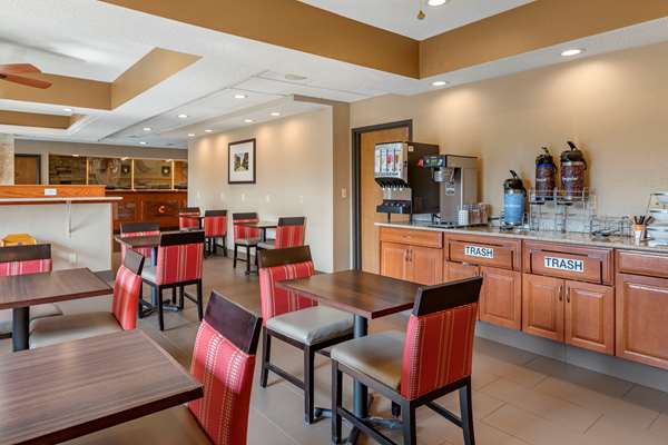 Amenities - Comfort Inn Airport Kalamazoo - I-94, Exit 78