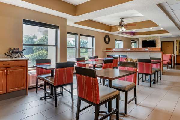 Amenities - Comfort Inn Airport Kalamazoo - I-94, Exit 78