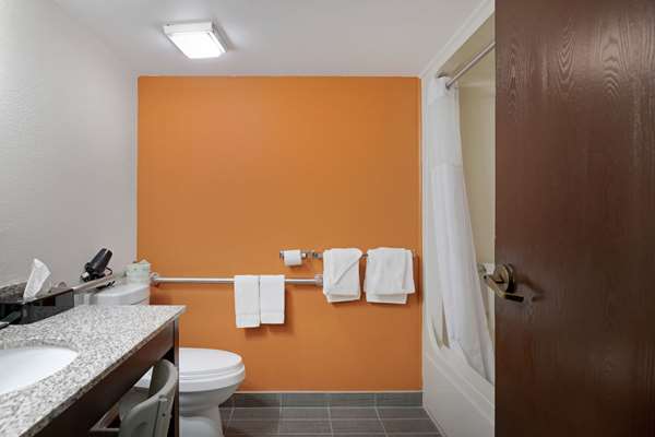  - Sleep Inn Dewitt - I-69, Exit 87