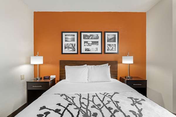  - Sleep Inn Dewitt - I-69, Exit 87