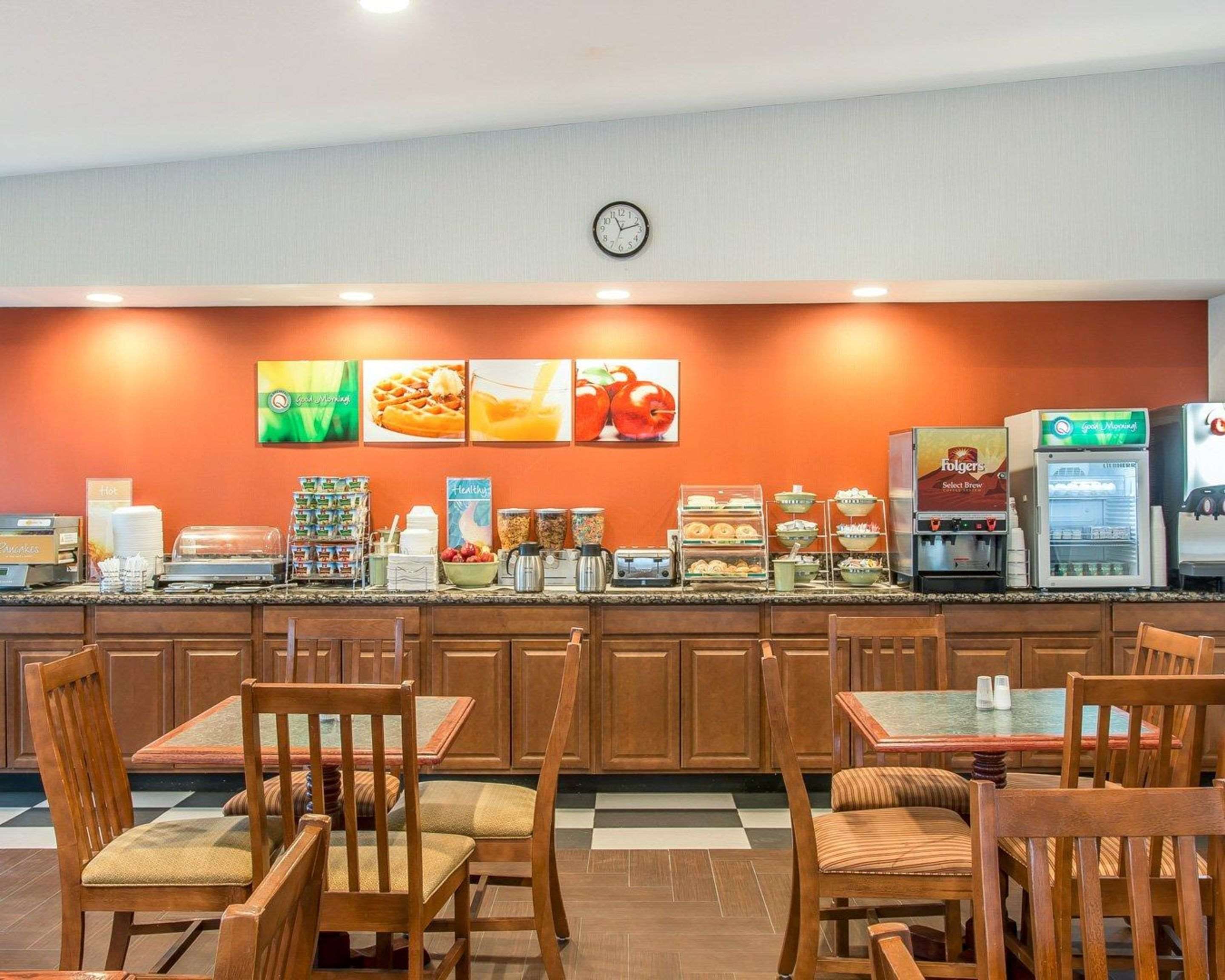 Assorted breakfast items | Quality Inn Gaylord