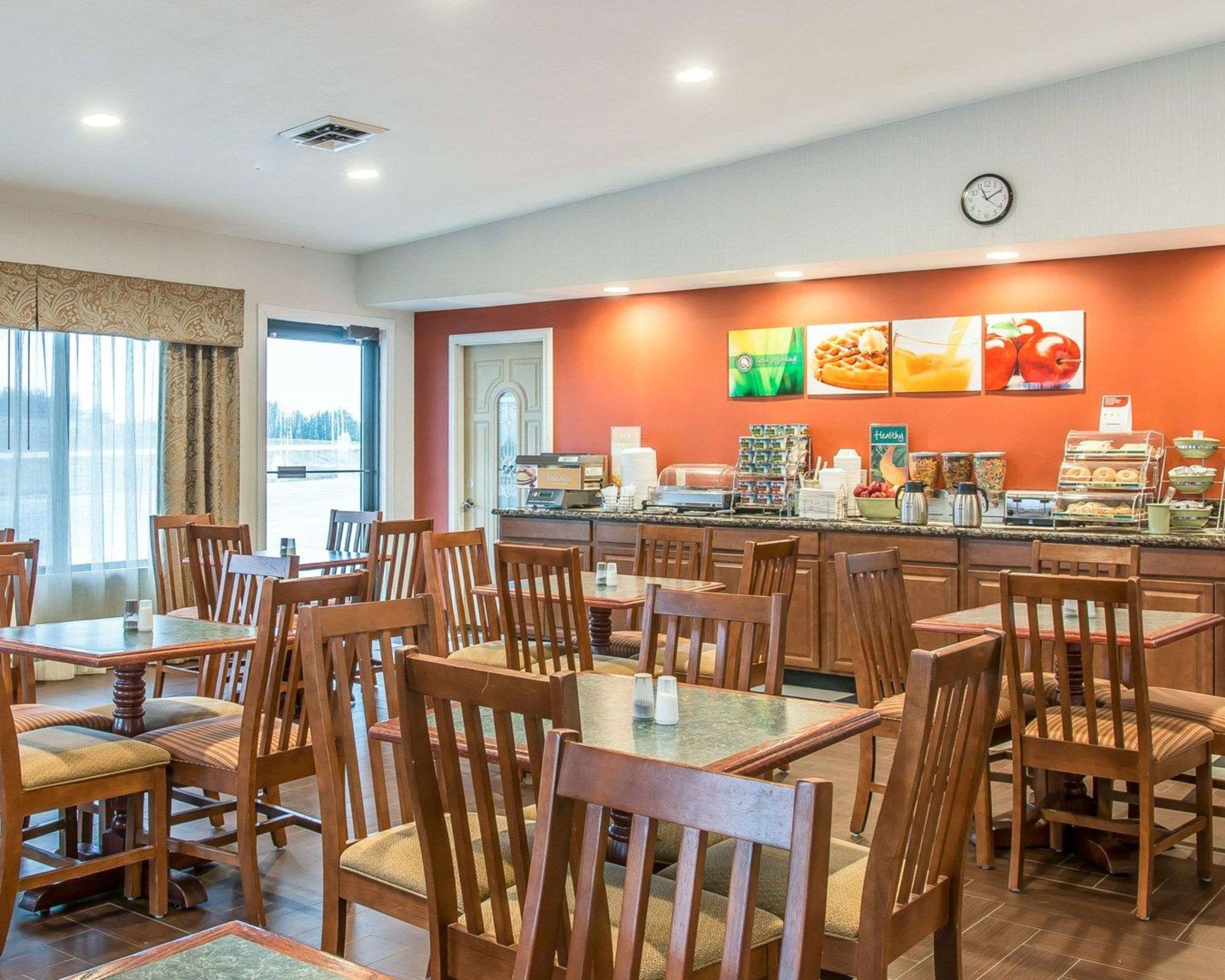 Breakfast area in the lobby | Quality Inn Gaylord