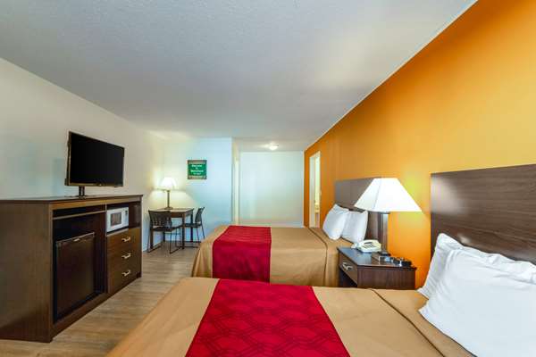  - Econo Lodge Lake Shore Manistique
