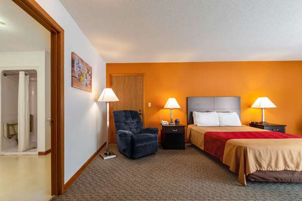  - Econo Lodge Lake Shore Manistique