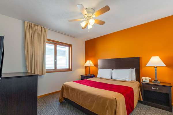 Suite - Econo Lodge Lake Shore Manistique