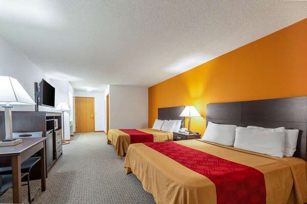  - Econo Lodge Lake Shore Manistique