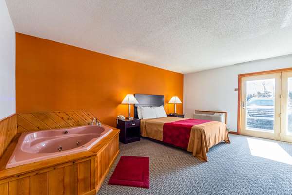  - Econo Lodge Lake Shore Manistique