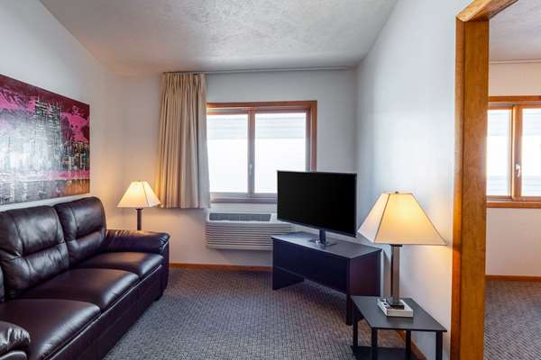 Suite - Econo Lodge Lake Shore Manistique