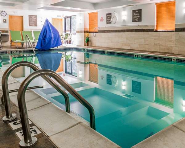 Pool - Comfort Inn Plymouth - I-275, Exit 28
