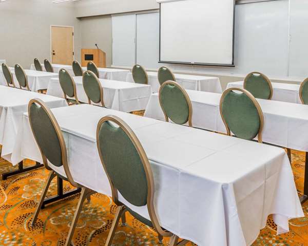  - Comfort Inn Plymouth - I-275, Exit 28