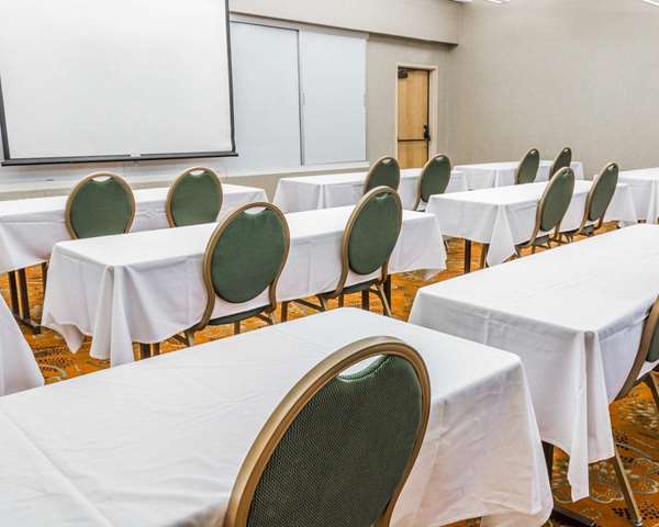  - Comfort Inn Plymouth - I-275, Exit 28