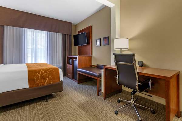 Suite - Comfort Suites Marquette