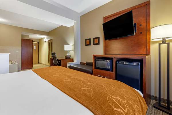 Suite - Comfort Suites Marquette
