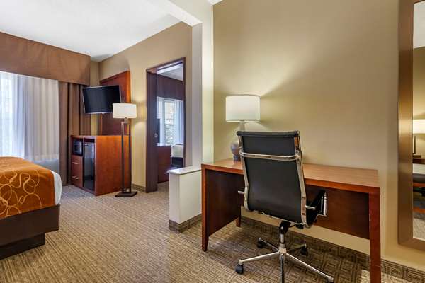 Suite - Comfort Suites Marquette