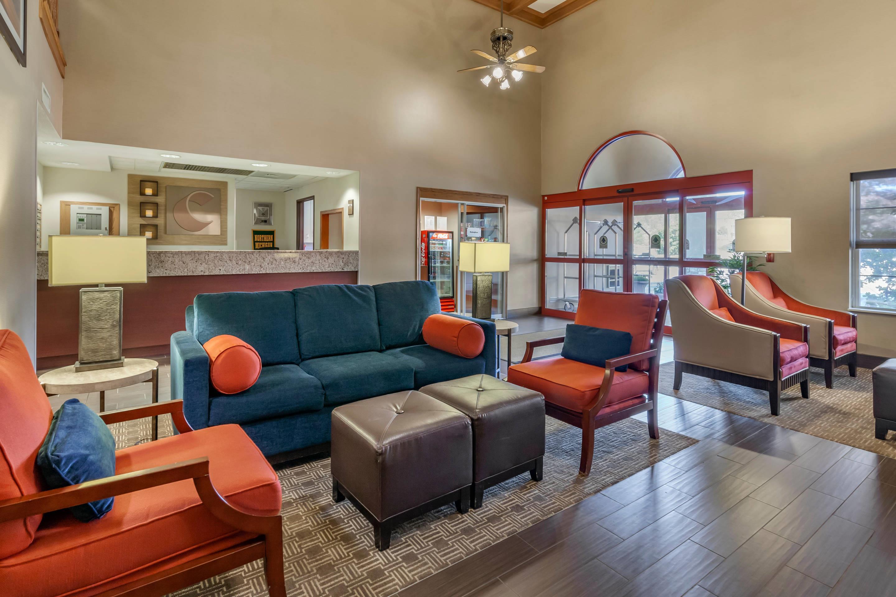 Lobby with sitting area | Comfort Suites