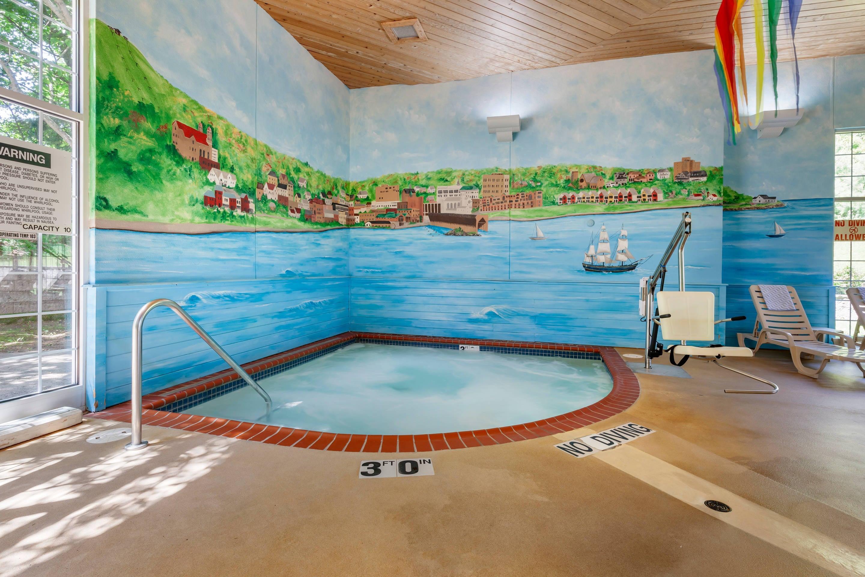 Indoor hot tub | Comfort Suites