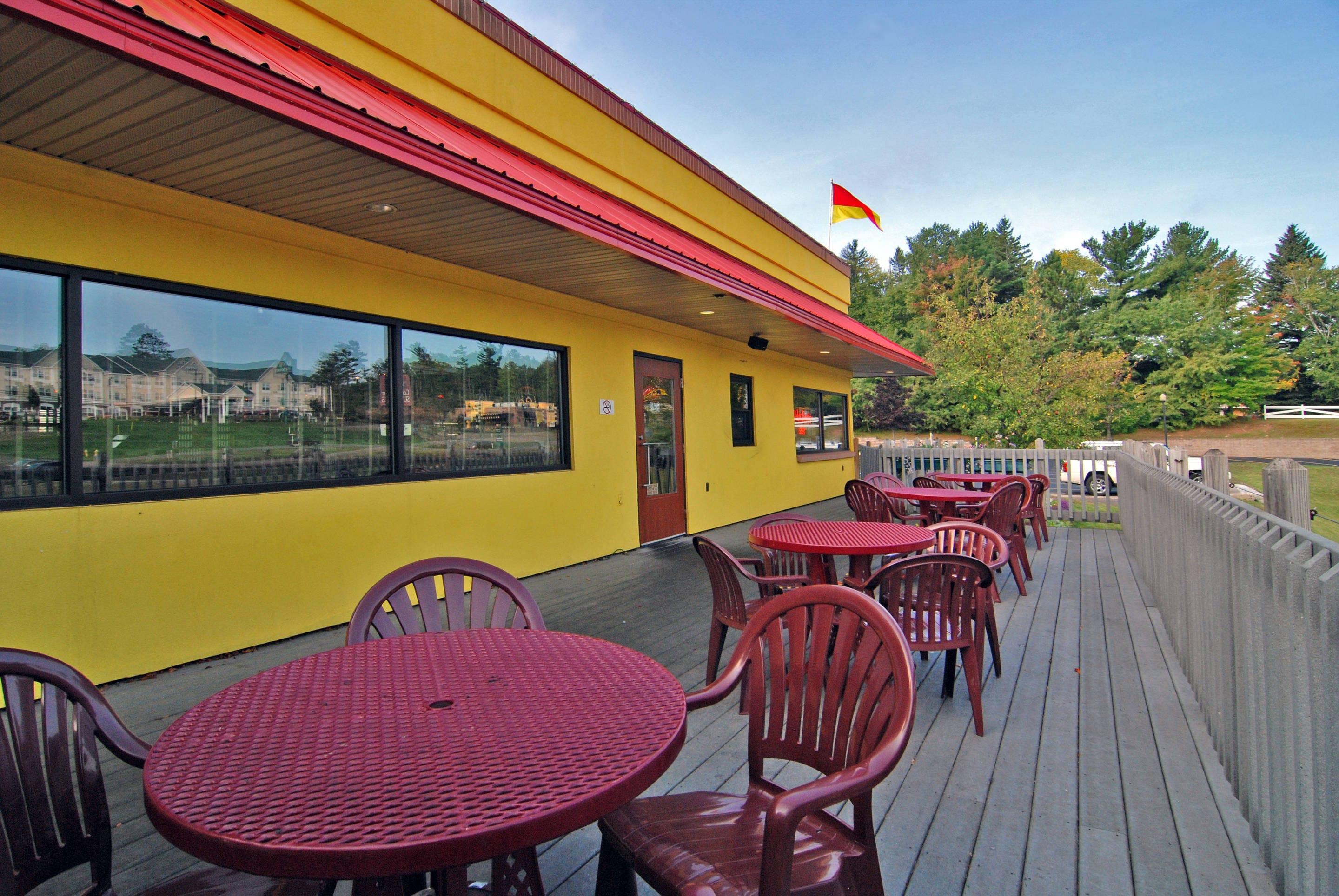 Restaurant and bar | Comfort Suites