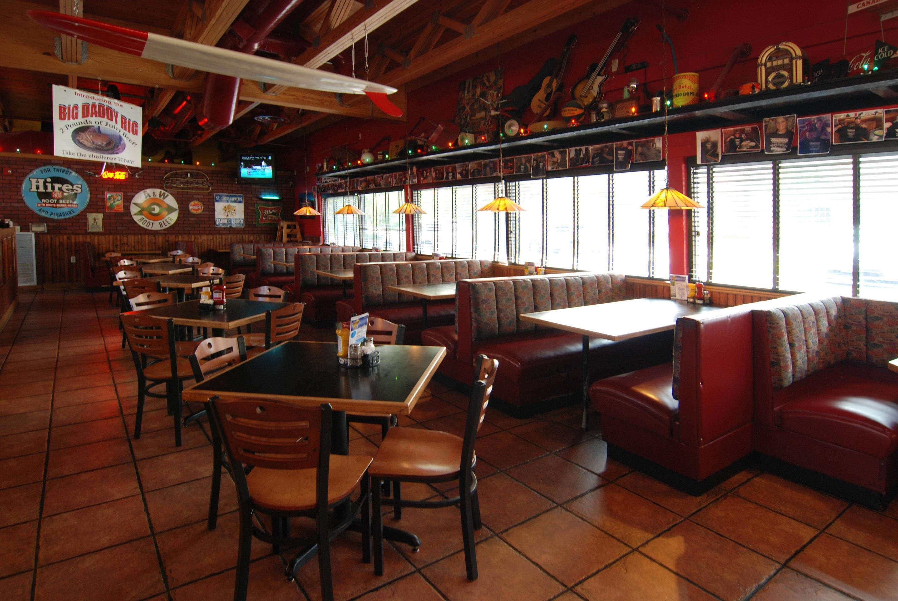 Restaurant and bar | Comfort Suites