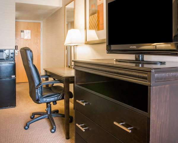  - Quality Inn & Suites Battle Creek - I-94, Exit 104