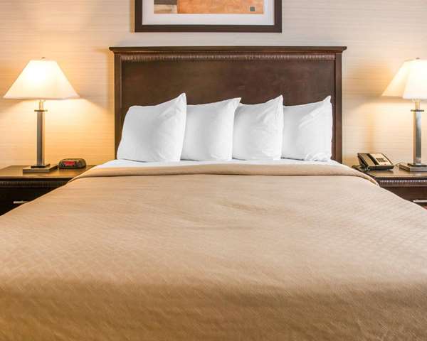  - Quality Inn & Suites Battle Creek - I-94, Exit 104