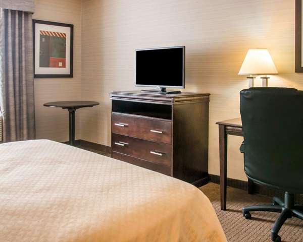  - Quality Inn & Suites Battle Creek - I-94, Exit 104