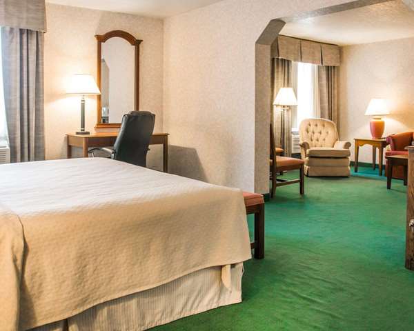 Suite - Quality Inn & Suites Battle Creek - I-94, Exit 104