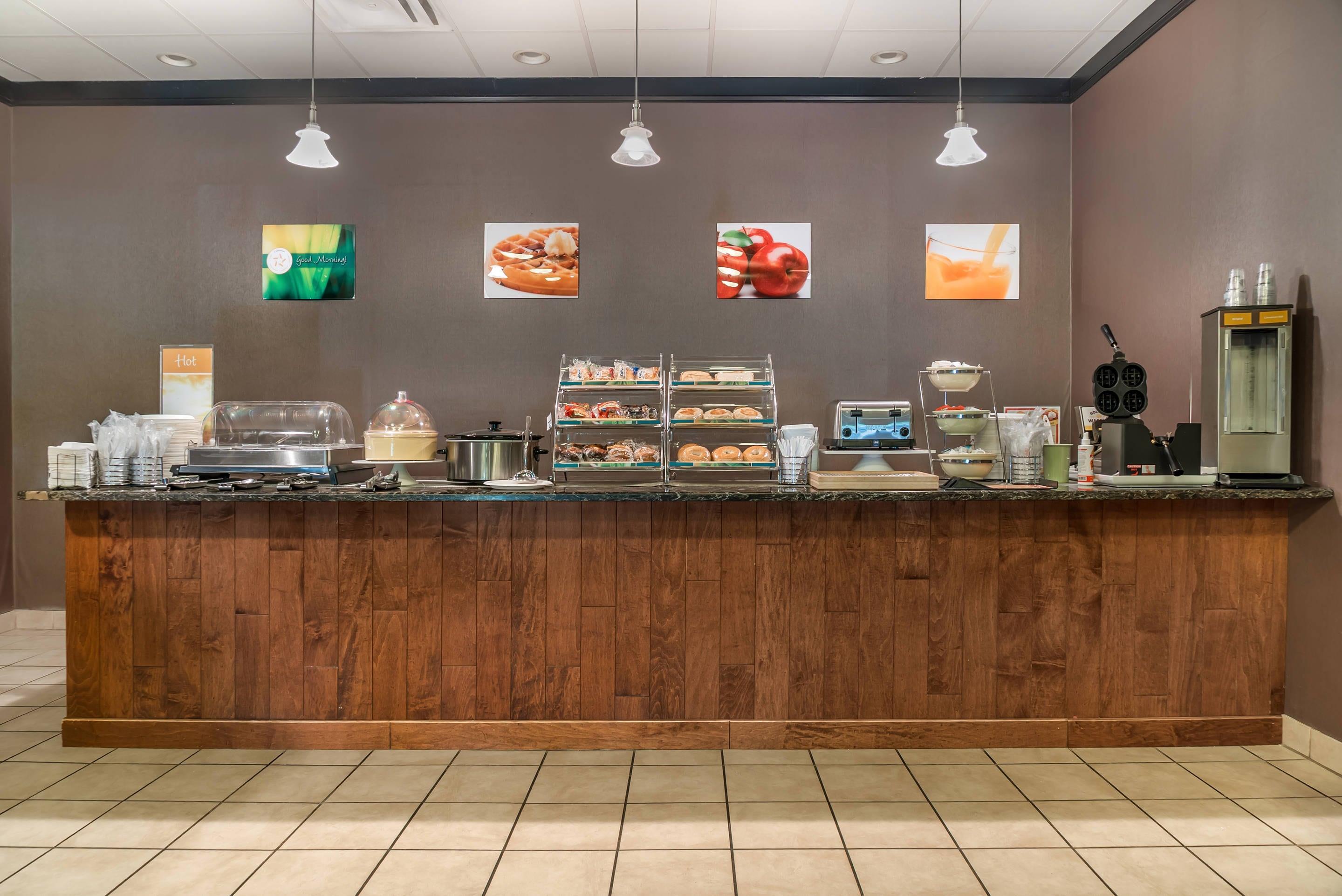 Breakfast area | Quality Inn & Suites Next to the Casino
