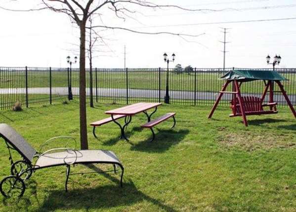  - Econo Lodge Inn & Suites Monroe - I-75, Exit 11