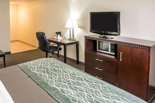  - Econo Lodge Inn & Suites Monroe - I-75, Exit 11