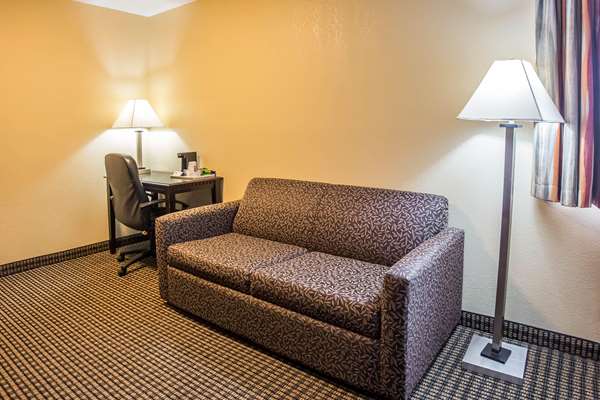 - Econo Lodge Inn & Suites Monroe - I-75, Exit 11