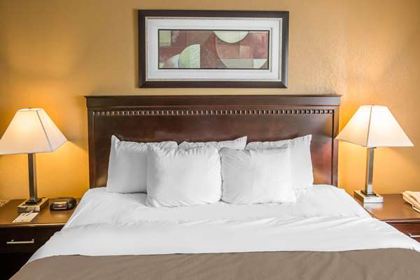  - Econo Lodge Inn & Suites Monroe - I-75, Exit 11