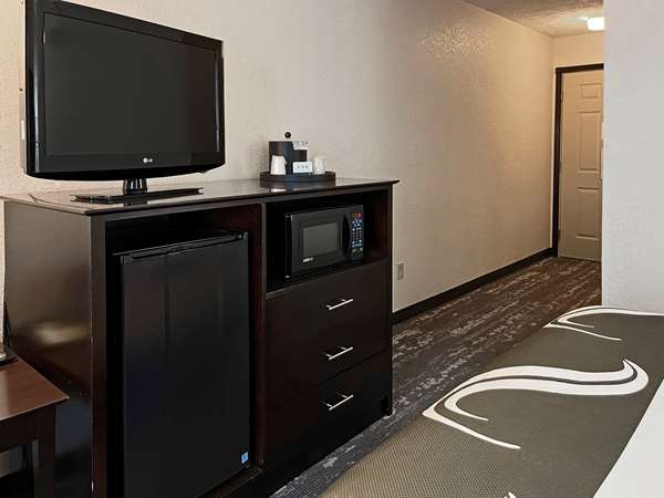  - Quality Inn by the Bay Traverse City