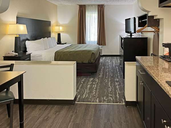  - Quality Inn by the Bay Traverse City
