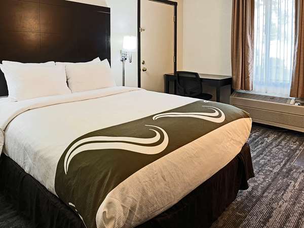  - Quality Inn by the Bay Traverse City