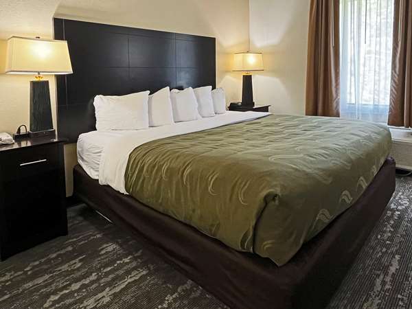 - Quality Inn by the Bay Traverse City