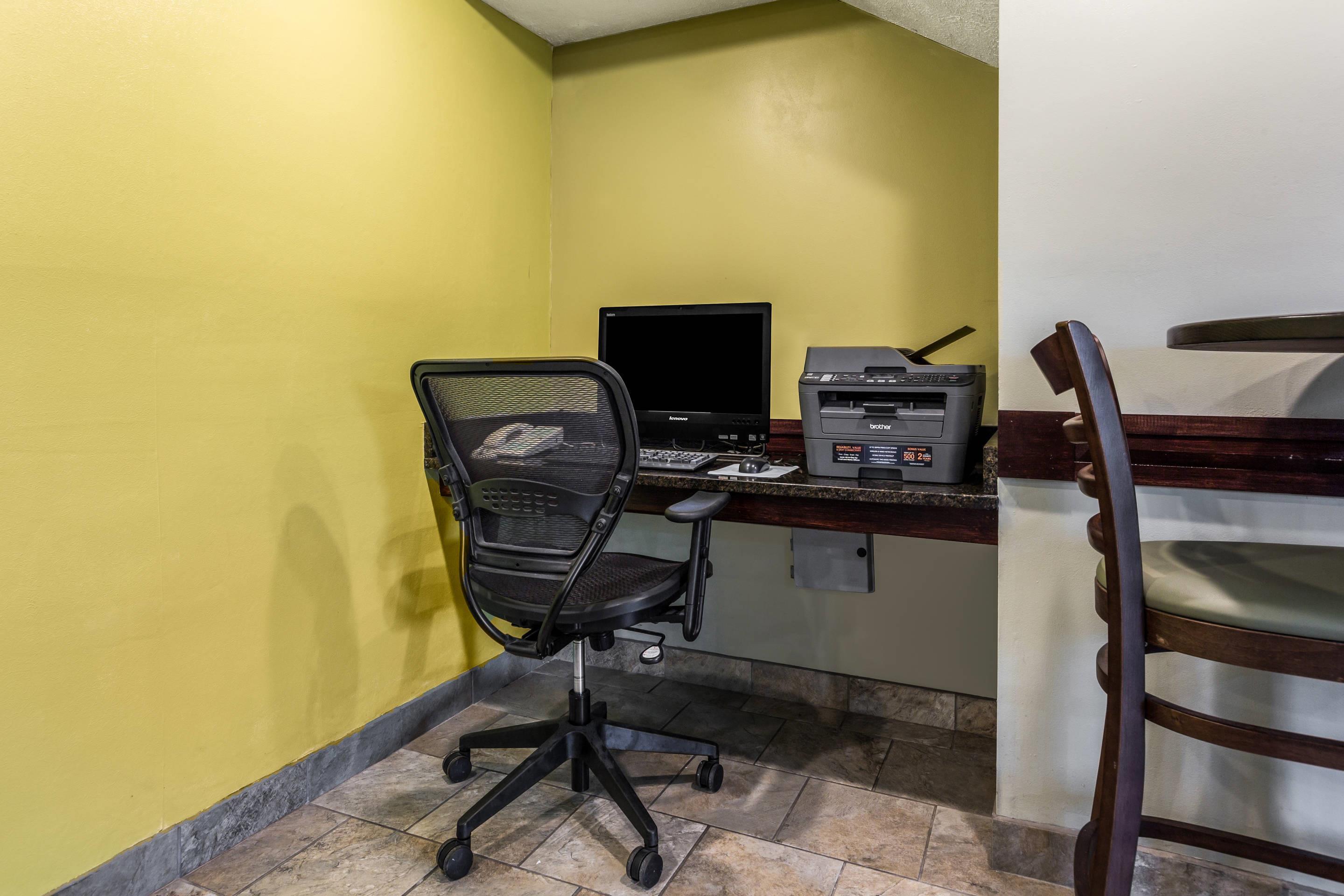 Business center | Quality Inn