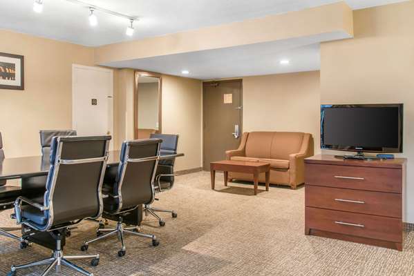 Suite - Comfort Inn Minneapolis Airport Bloomington