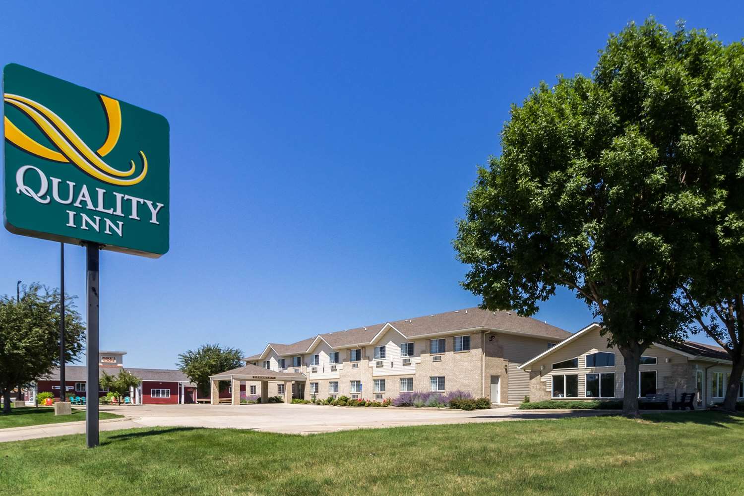 Quality Inn & Suites Marshall, MN See Discounts