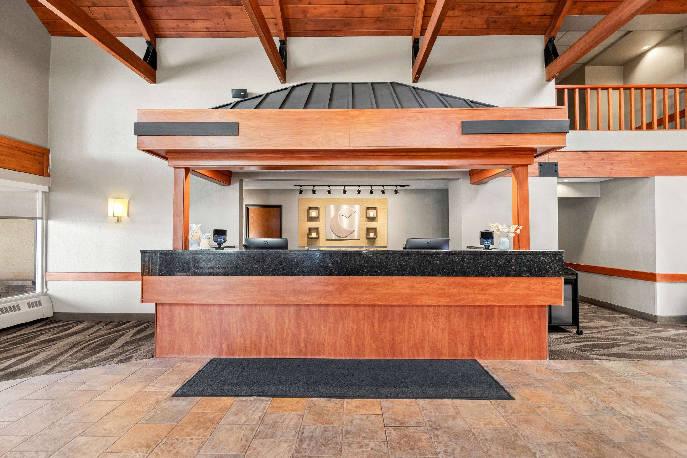 Front desk | Comfort Inn Duluth-West